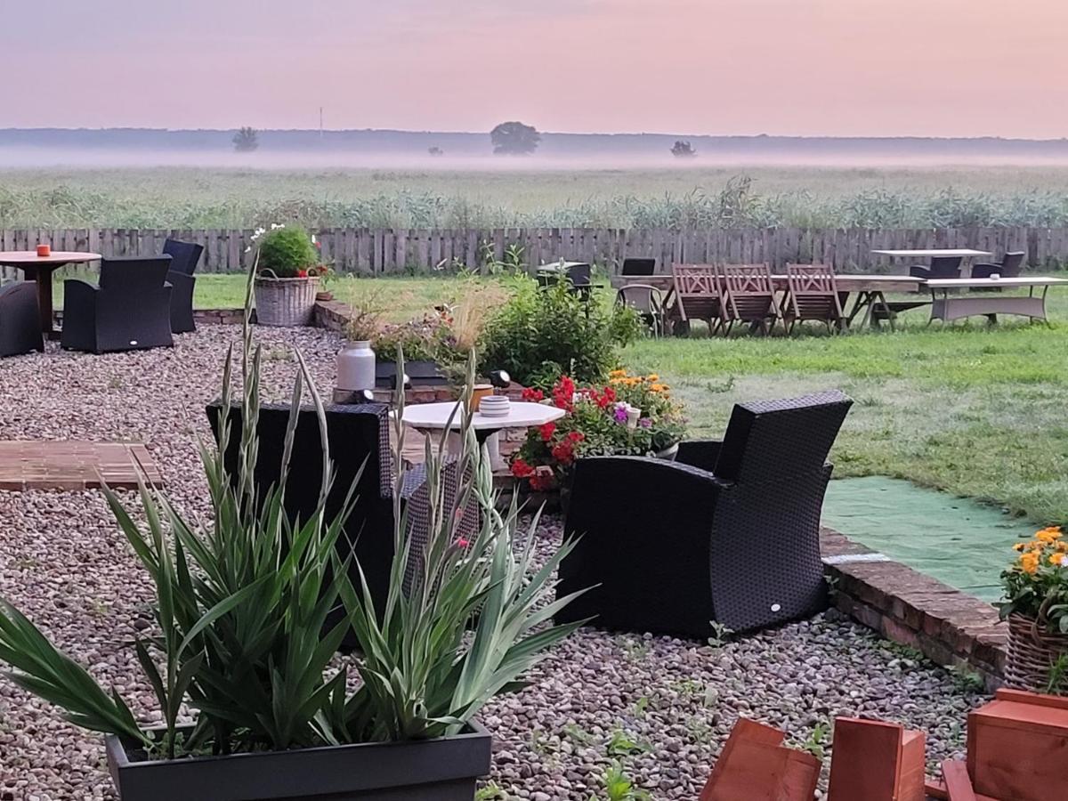 Dom Goscinny Ptaszarnia - Natura-Free Parking Świnoujście Esterno foto